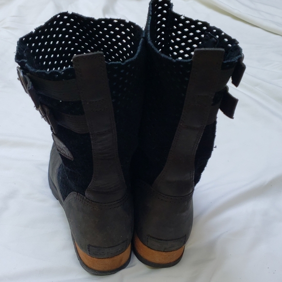 SOREL boots - Picture 2 of 8